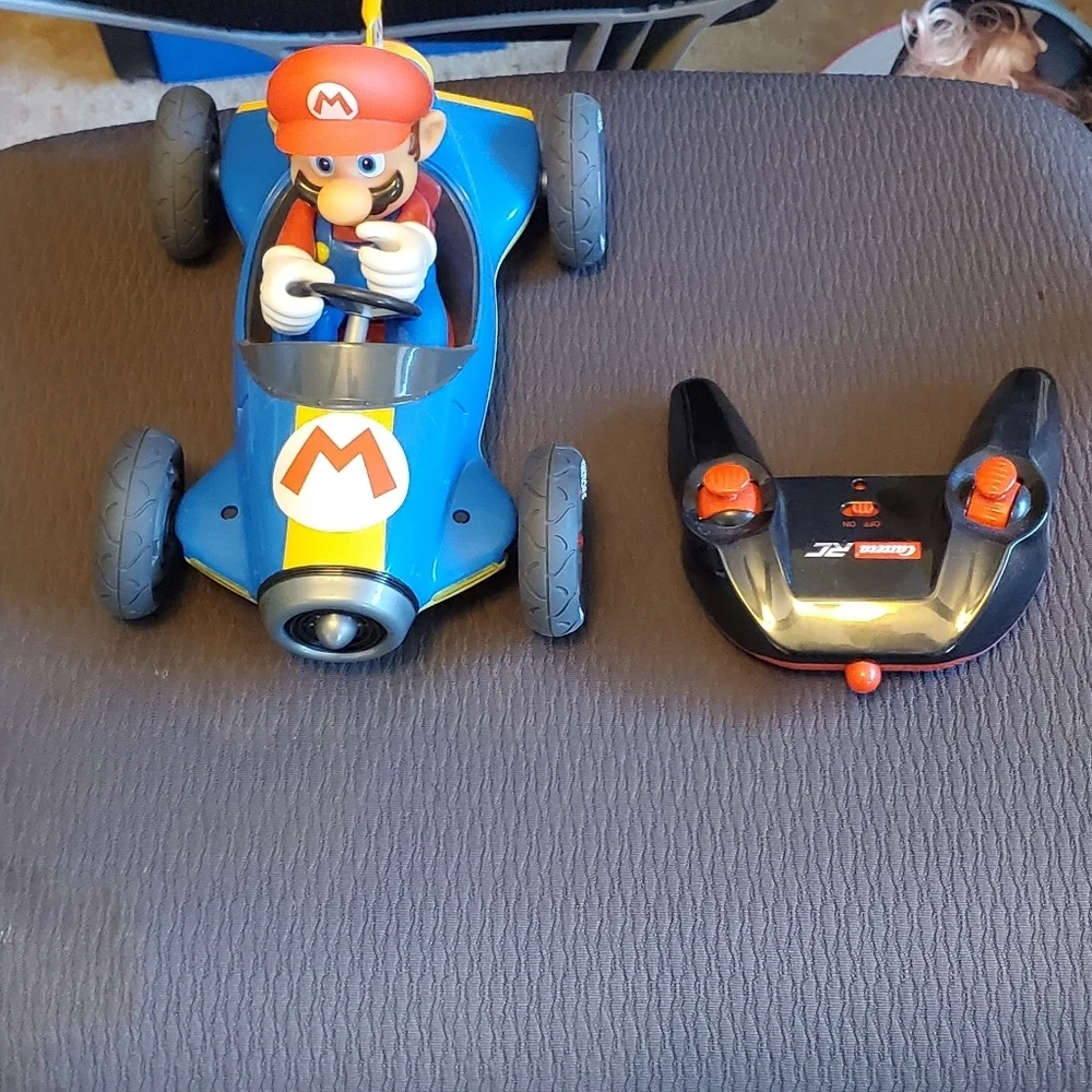 Carrera - Never Used-Mario Kart Blue Racing Toy Car with Character - Picture 3 of 3